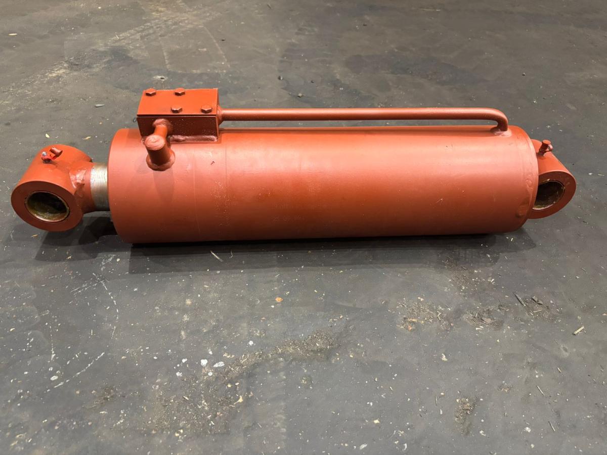 Гидроцилиндр опрокидывания Manitou 264265 Гидроцилиндр опрокидывания Manitou 264265